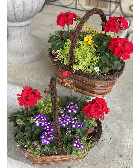 Garden Center Blooming Basket