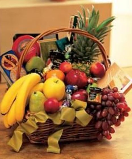 Classic Fruit & Gourmet Basket